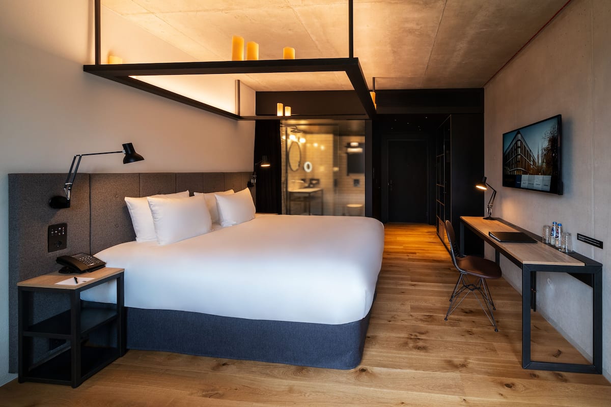 Superior kamer, 1 kingsize bed | 1 slaapkamer, luxe beddengoed, een minibar, een kluis op de kamer