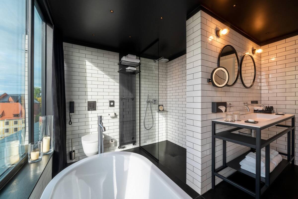 presidential suite, 1 king bed | 1 bedroom, premium bedding, minibar, in-room safe