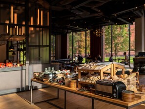 Premium bedding, minibar, in-room safe, desk - The Bridge Wroclaw - MGallery (Wroclaw)