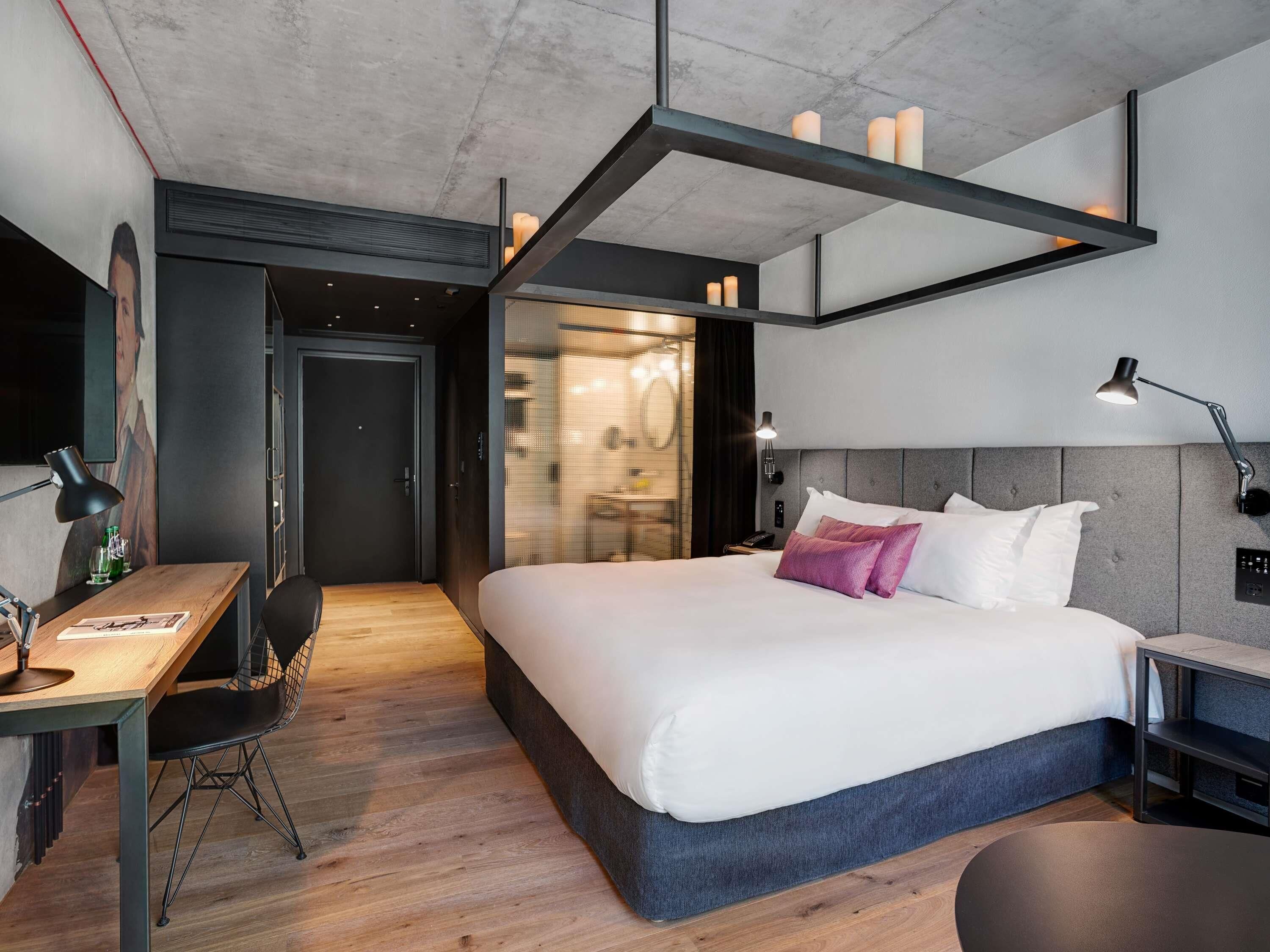 经典客房, 1 张大床 | 高档床上用品、迷你吧、客房内保险箱、办公桌