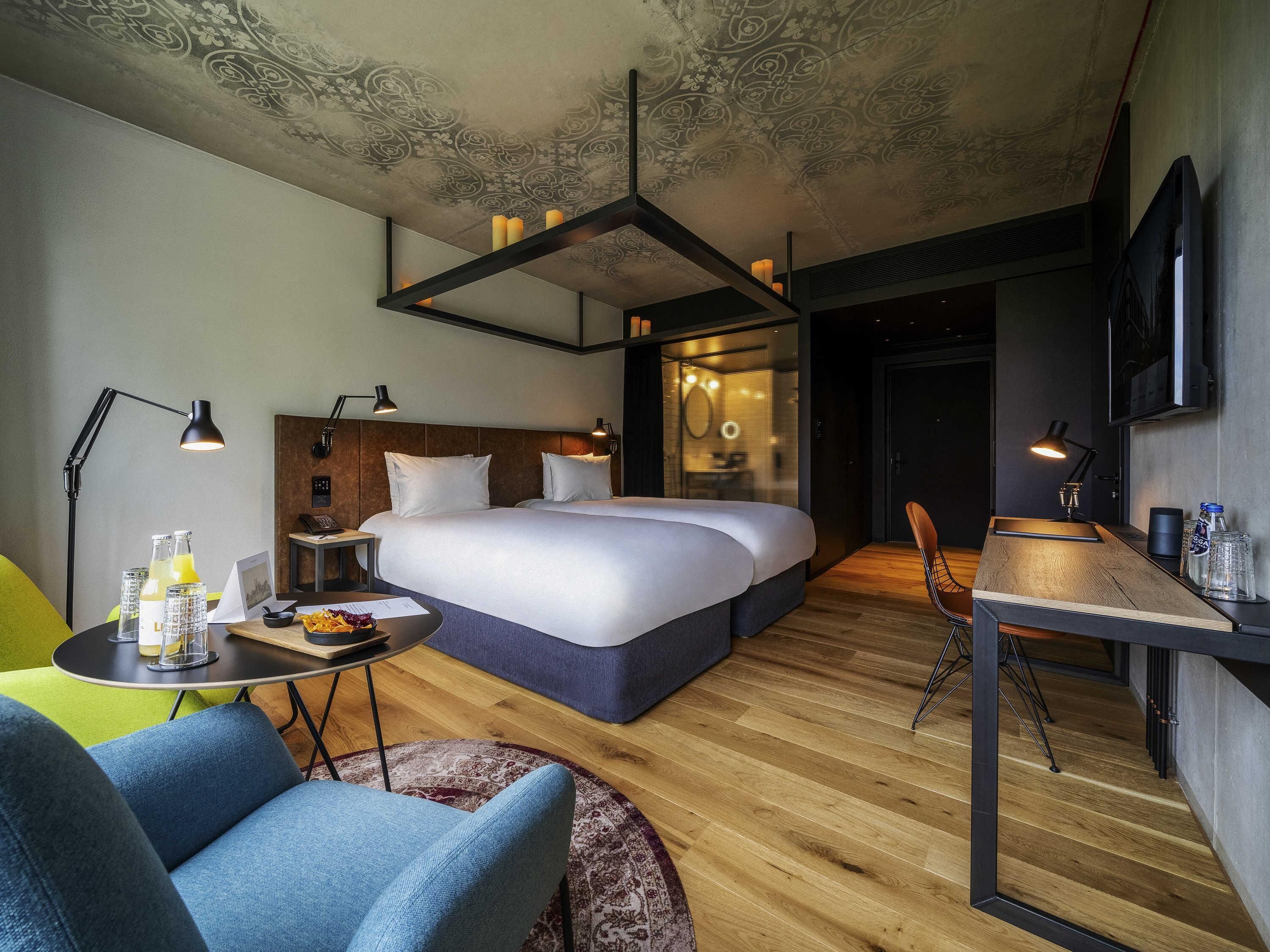 华丽客房, 2 张单人床 | 高档床上用品、迷你吧、客房内保险箱、办公桌