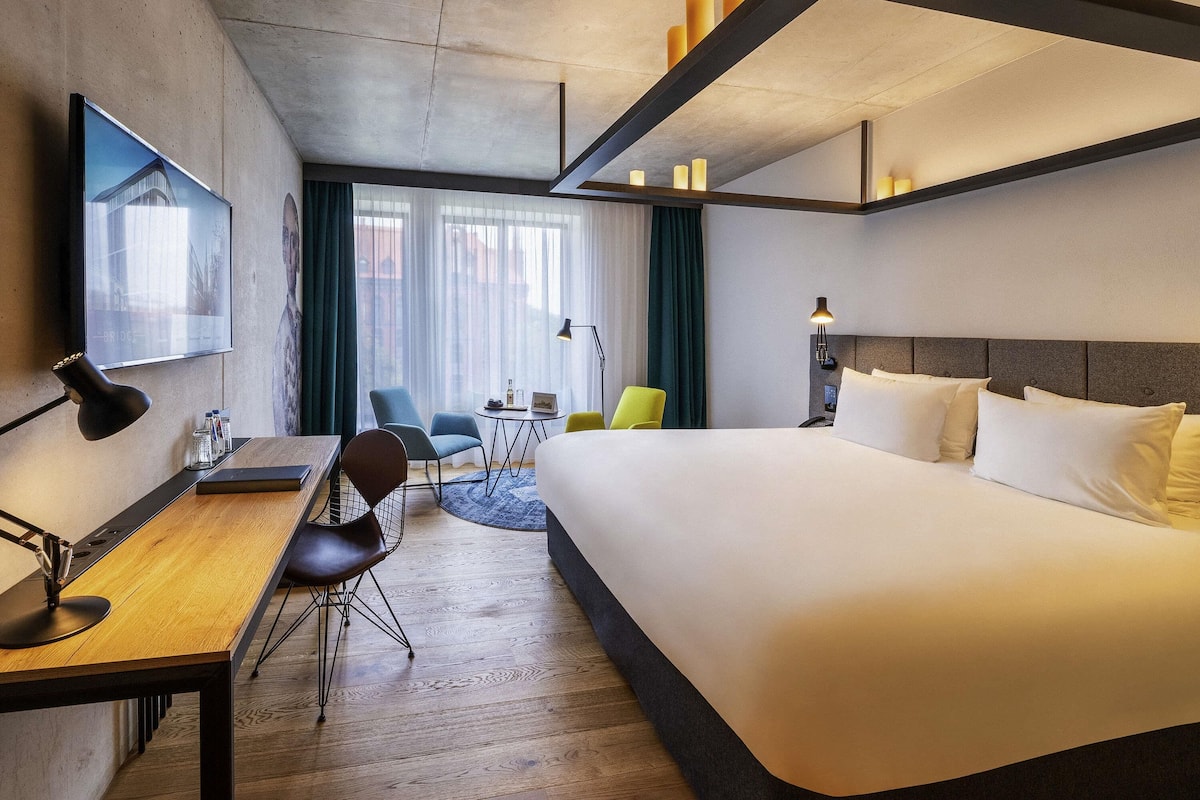 Habitación superior, 1 cama King size | Ropa de cama de alta calidad y minibar