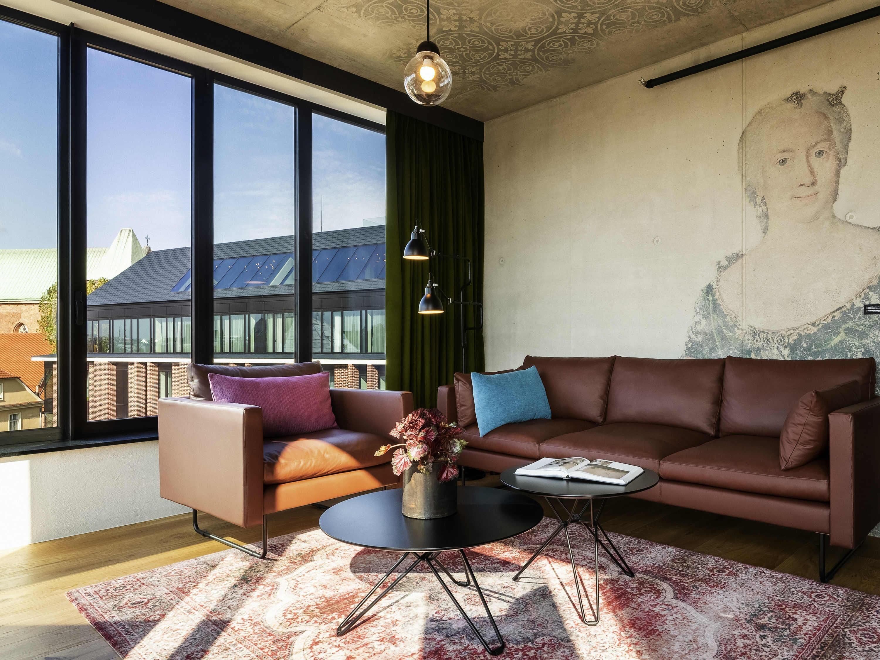 Sviitti, 1 suuri parisänky (Prime Minister) | Ylelliset vuodevaatteet, minibaari, tallelokero huoneessa, työpöytä