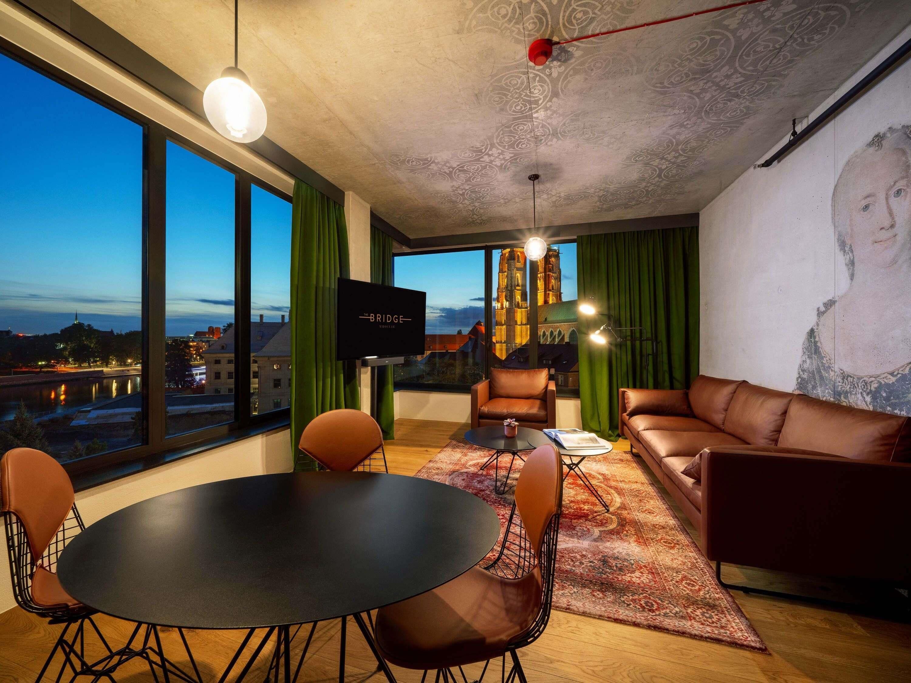 Suite, 1 kingsize-seng (Prime Minister) | Sengetøy av topp kvalitet, minibar, safe på rommet og skrivebord