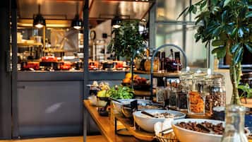 Frokostbuffé hver dag (PLN 110 per person)