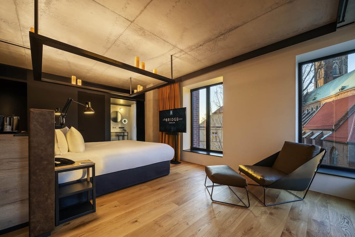 Junior-Suite, 1 King-Bett | 1 Schlafzimmer, hochwertige Bettwaren, Minibar, Zimmersafe