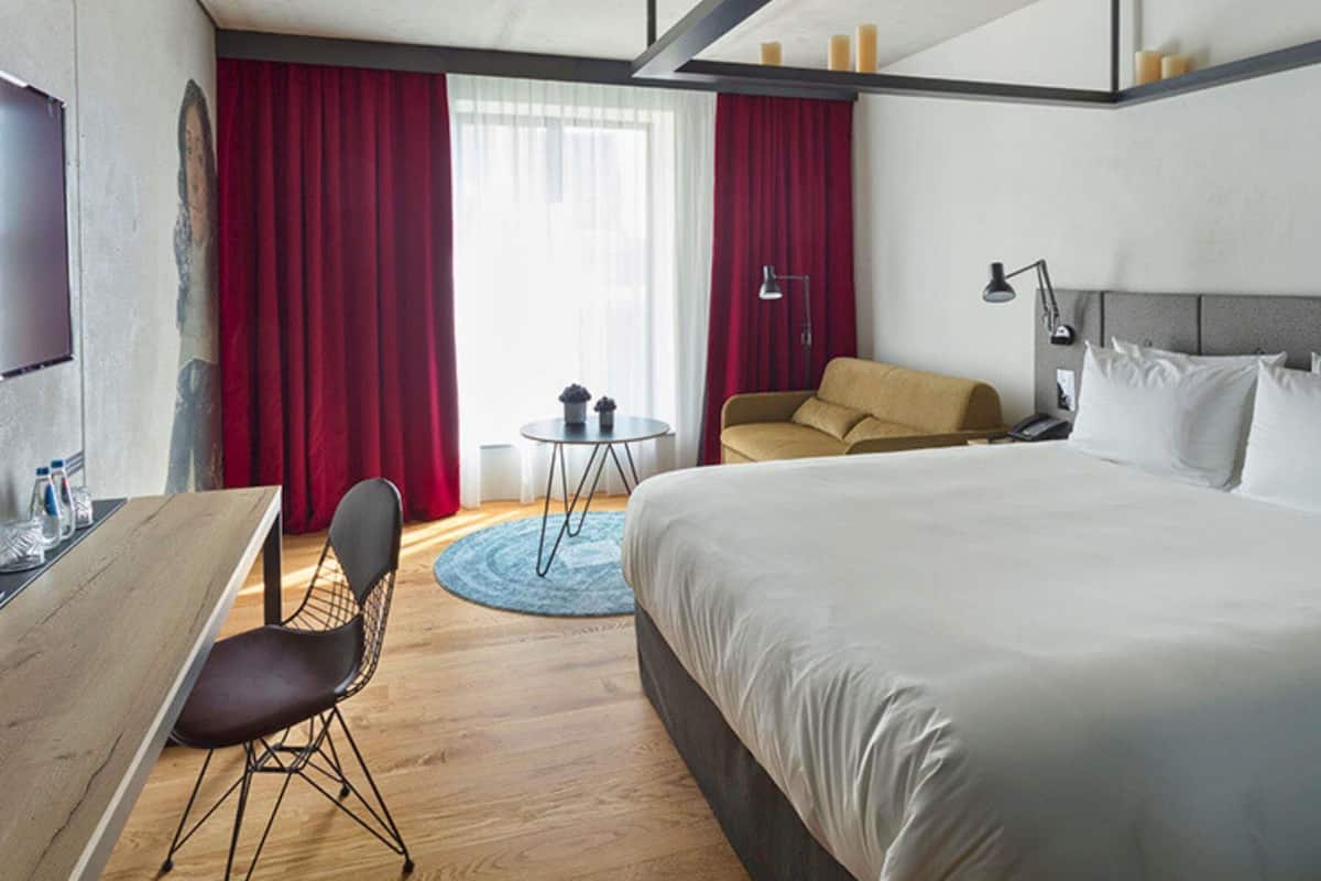 Familienzimmer, 1 Queen-Bett und Schlafsofa (Classic) | 1 Schlafzimmer, hochwertige Bettwaren, Minibar, Zimmersafe