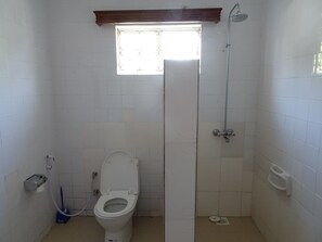 Bathroom - Glorious Arusha Backpackers - Hostel (Arusha)