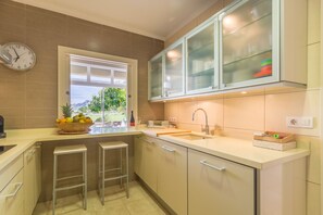 Fridge, microwave, oven, stovetop - Mallorca Holiday House for Rent Del mar 37 (Colonia de Sant Pere)