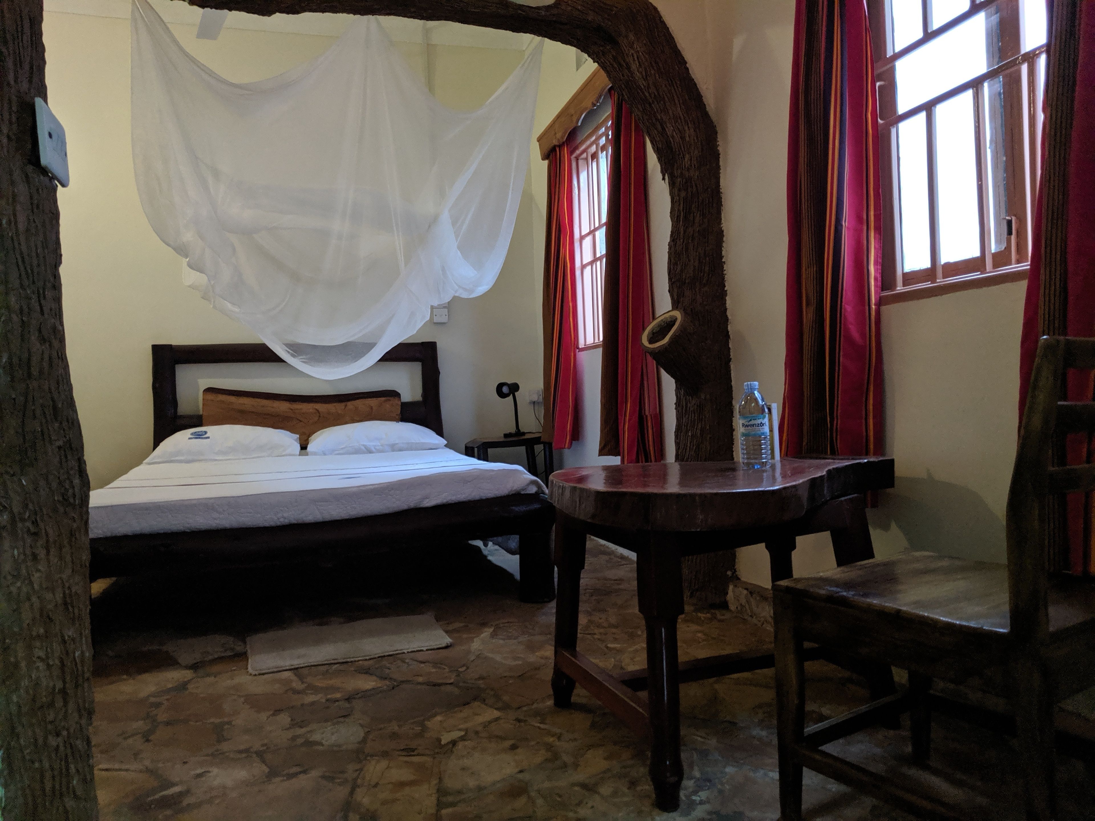 Habitación doble estándar | Escritorio, wifi gratis y ropa de cama 