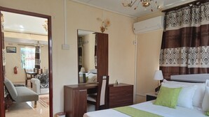 Căn hộ, 1 phòng ngủ, quang cảnh sông | 1 phòng ngủ, nệm Select Comfort, két bảo mật tại phòng, bàn 