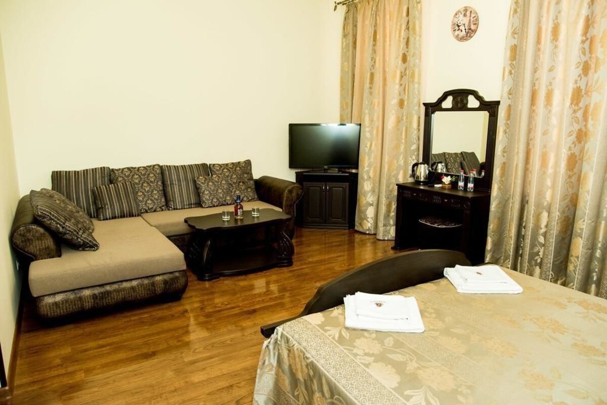Comfort Studio, 1 Double Bed with Sofa bed | In-room safe, blackout drapes, WiFi (free), bed sheets