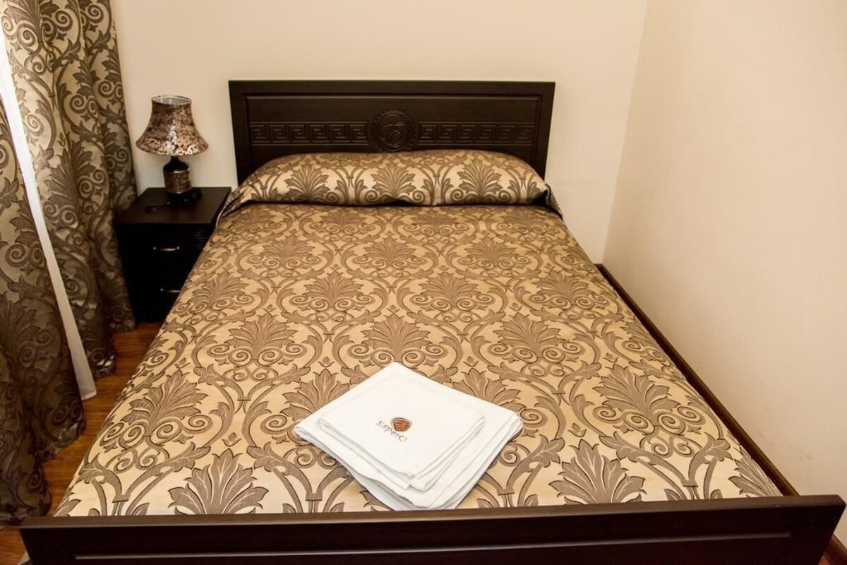 Comfort Single Room, 1 Twin Bed | In-room safe, blackout drapes, WiFi (free), bed sheets