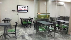 Free daily local cuisine breakfast - Runway Hotel (New Delhi)