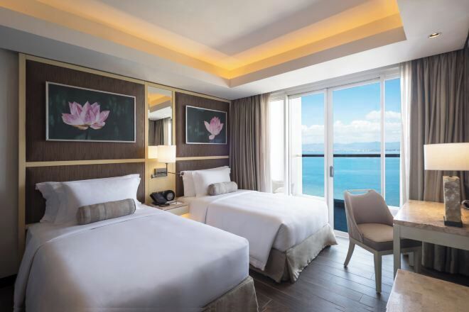 Allergitestet sengetøy, minibar, safe på rommet og skrivebord