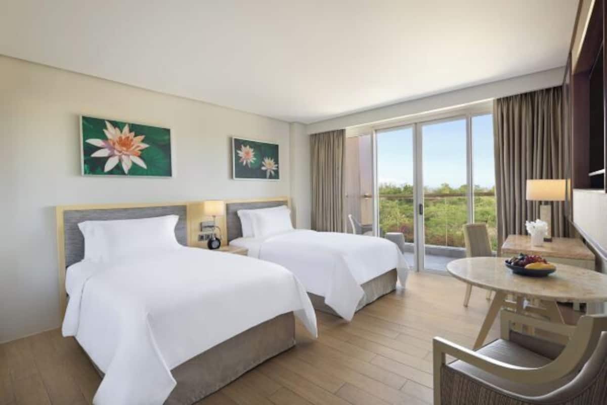 Allergitestet sengetøy, minibar, safe på rommet og skrivebord