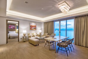 Ropa de cama hipoalergénica y minibar 