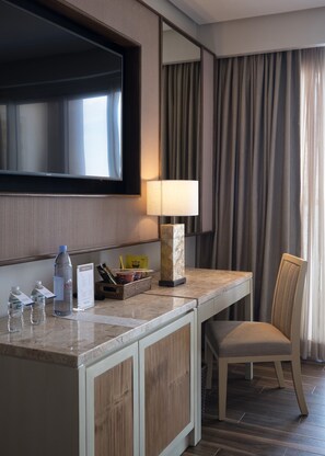 Hypo-allergenic bedding, minibar, in-room safe, desk - Dusit Thani Mactan Cebu Resort (Lapu-Lapu)