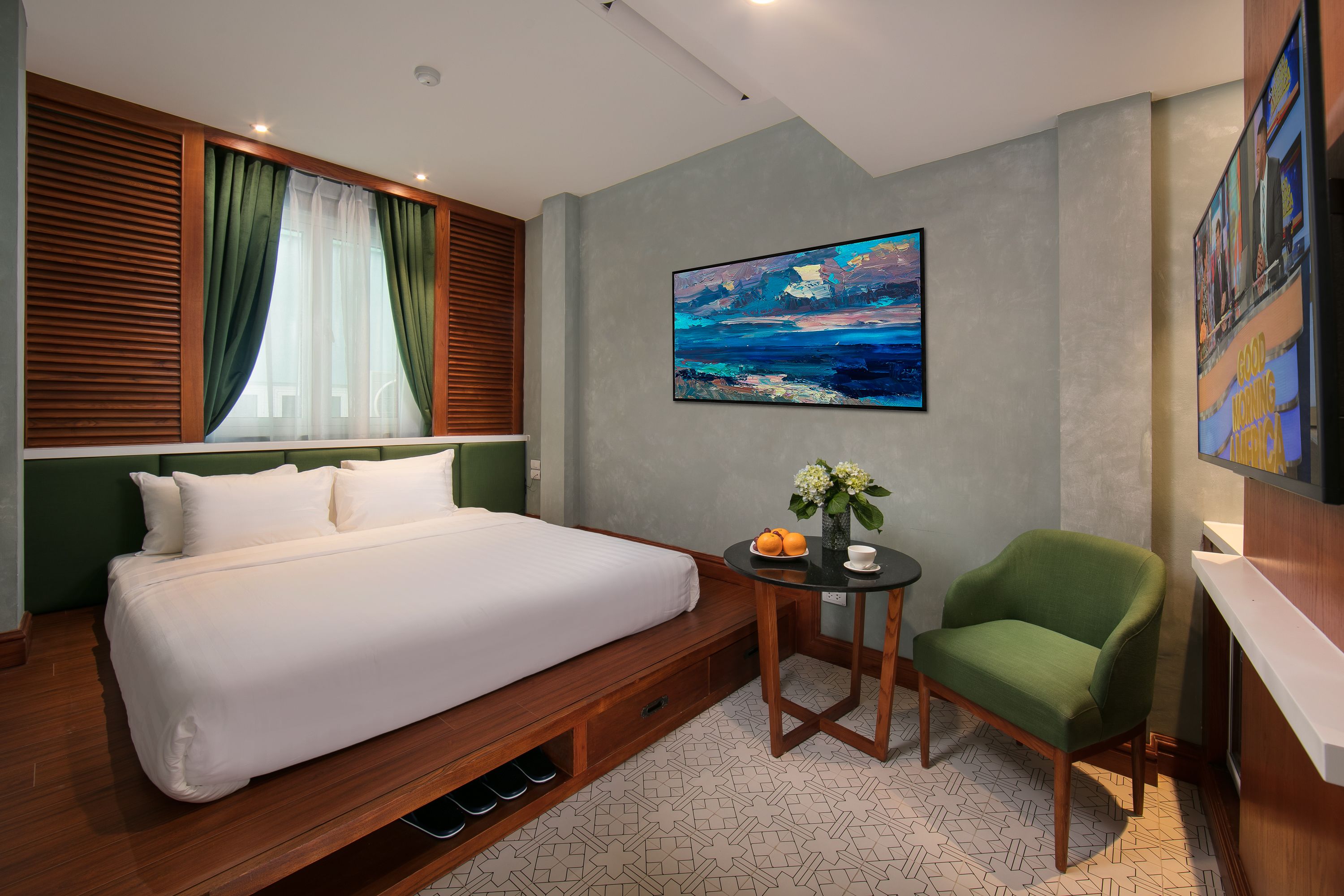 deluxe room | in-room safe, soundproofing, iron/ironing board, free wifi