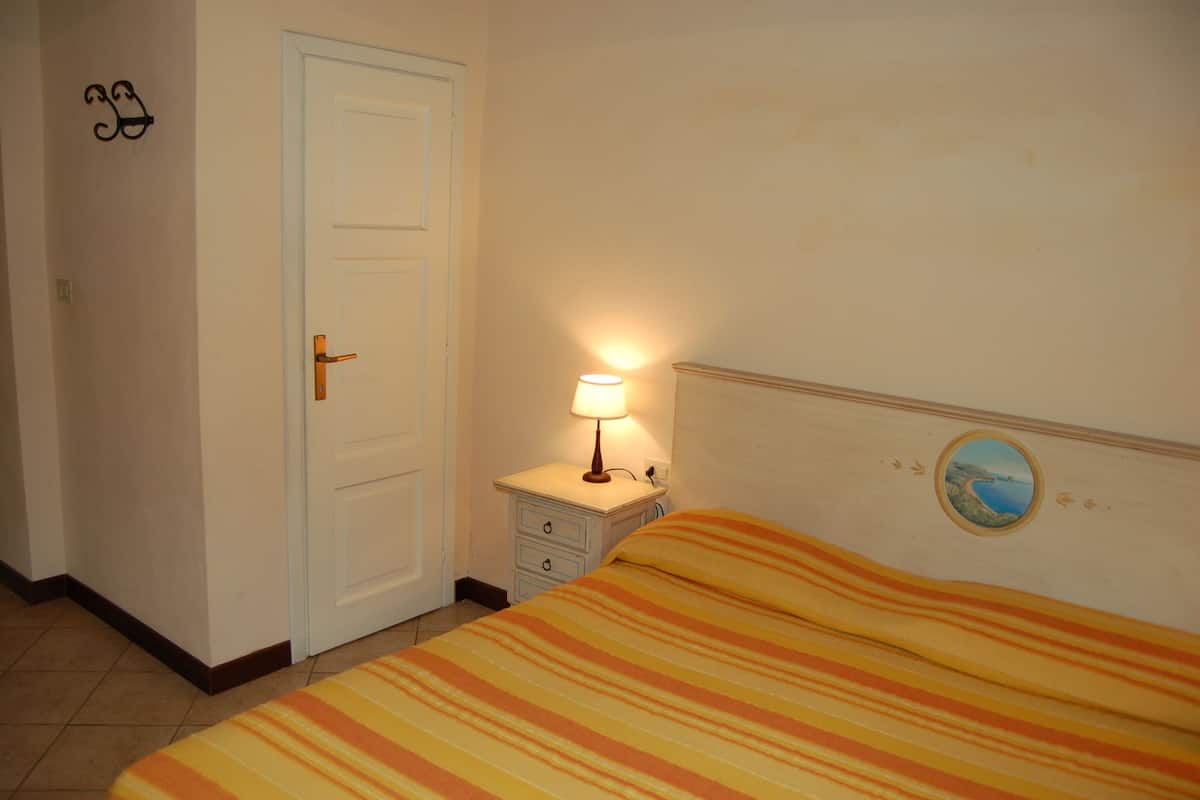 Apartment, 3 Bedrooms, 2 Bathrooms, Ground Floor | 1 bedroom, free WiFi, bed sheets