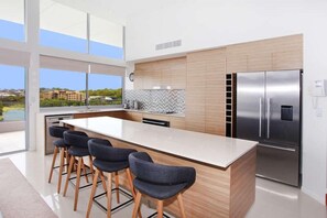 Apartment, 3 Bedrooms, Partial Ocean View | Private kitchen - Karmasea 43 (Alexandra Headland)