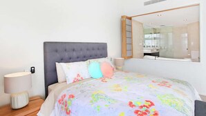 Apartment, 3 Bedrooms, Partial Ocean View - Karmasea 43 (Alexandra Headland)