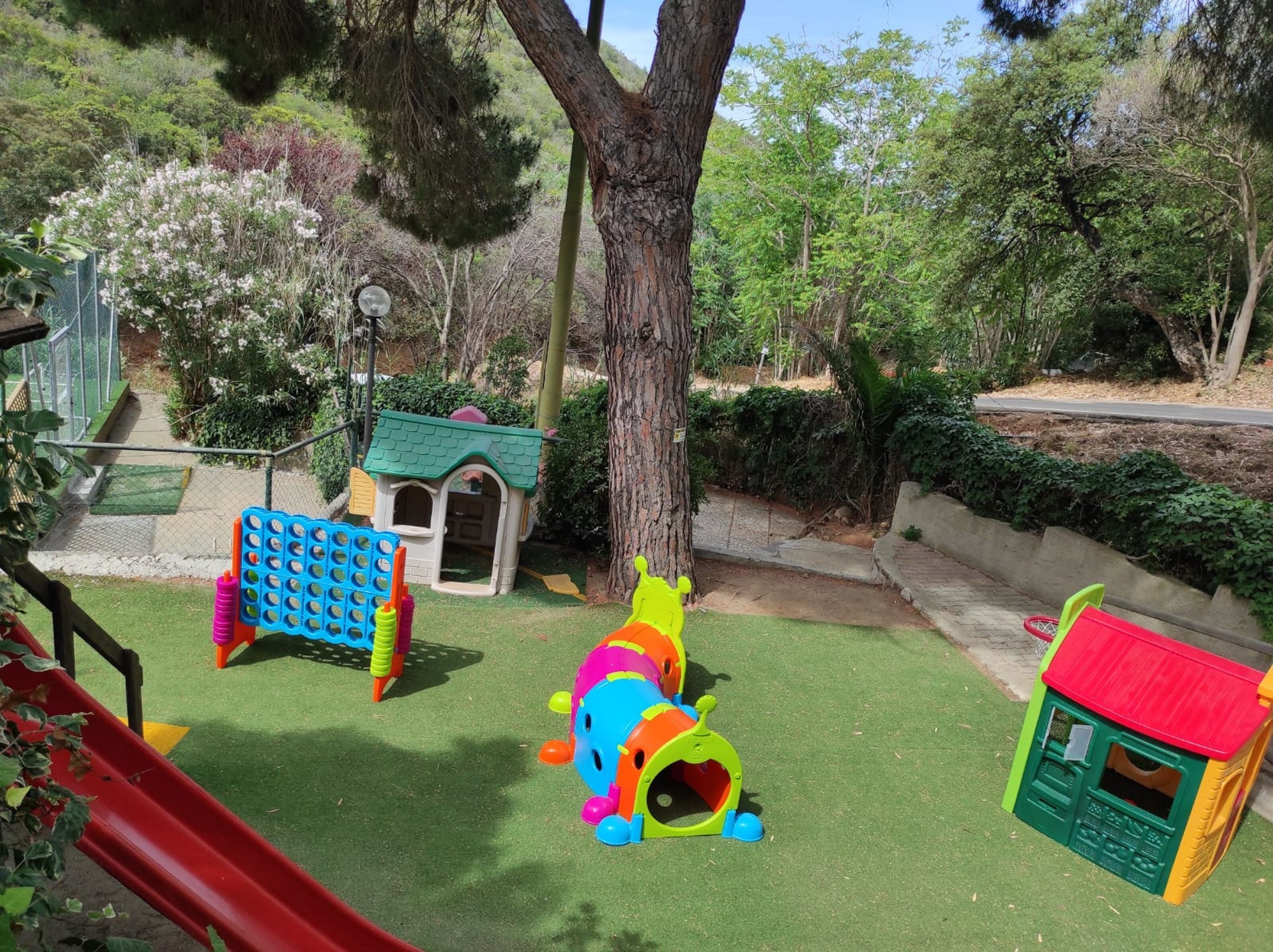 Children’s play area – outdoor