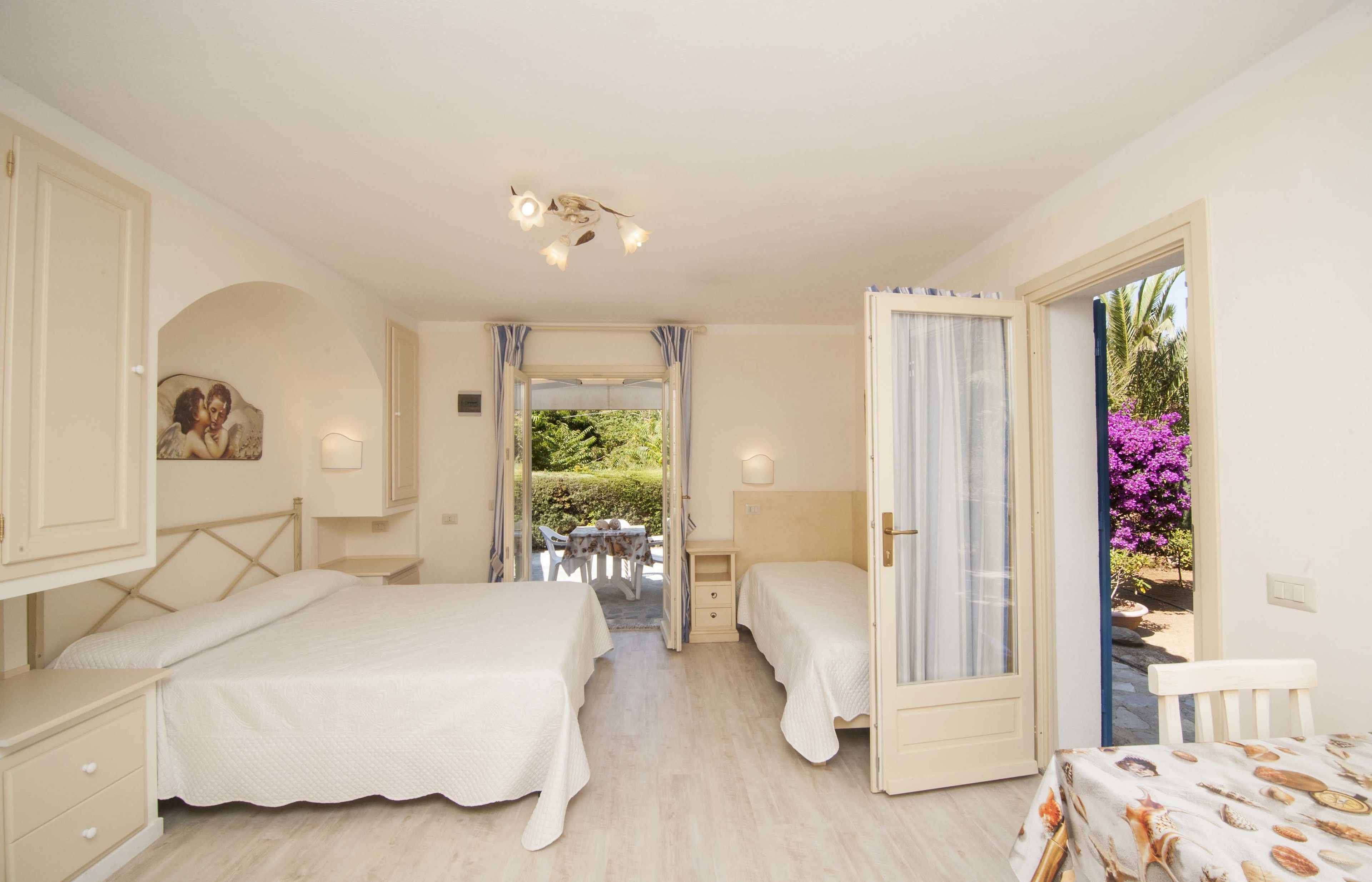 Estudio tradicional, cocineta (3 pax) | Cuna de viaje y ropa de cama 