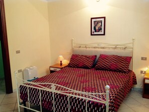 2 chambres, fer et planche à repasser, Wi-Fi gratuit, draps fournis