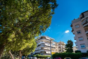 Exterior - Taurus - Deluxe Apartment with Sea View (Glyfada)