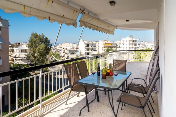 Apartment | Balcony - Taurus - Deluxe Apartment with Sea View (Glyfada)