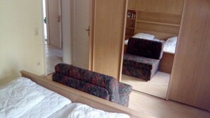 2 bedrooms, hypo-allergenic bedding, in-room safe, desk - Appartements & Ferienwohnungen Wolf Usingen (Usingen)