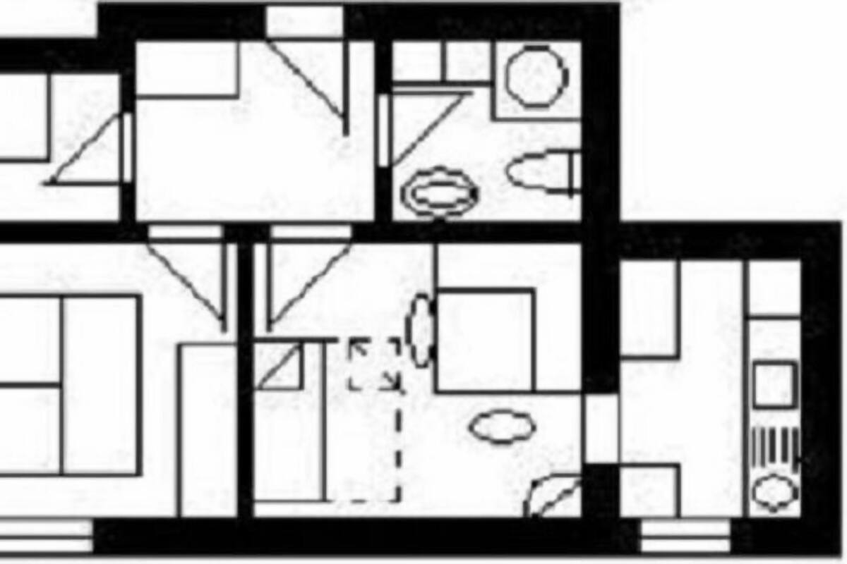 2 bedrooms, hypo-allergenic bedding available, in-room safe, desk