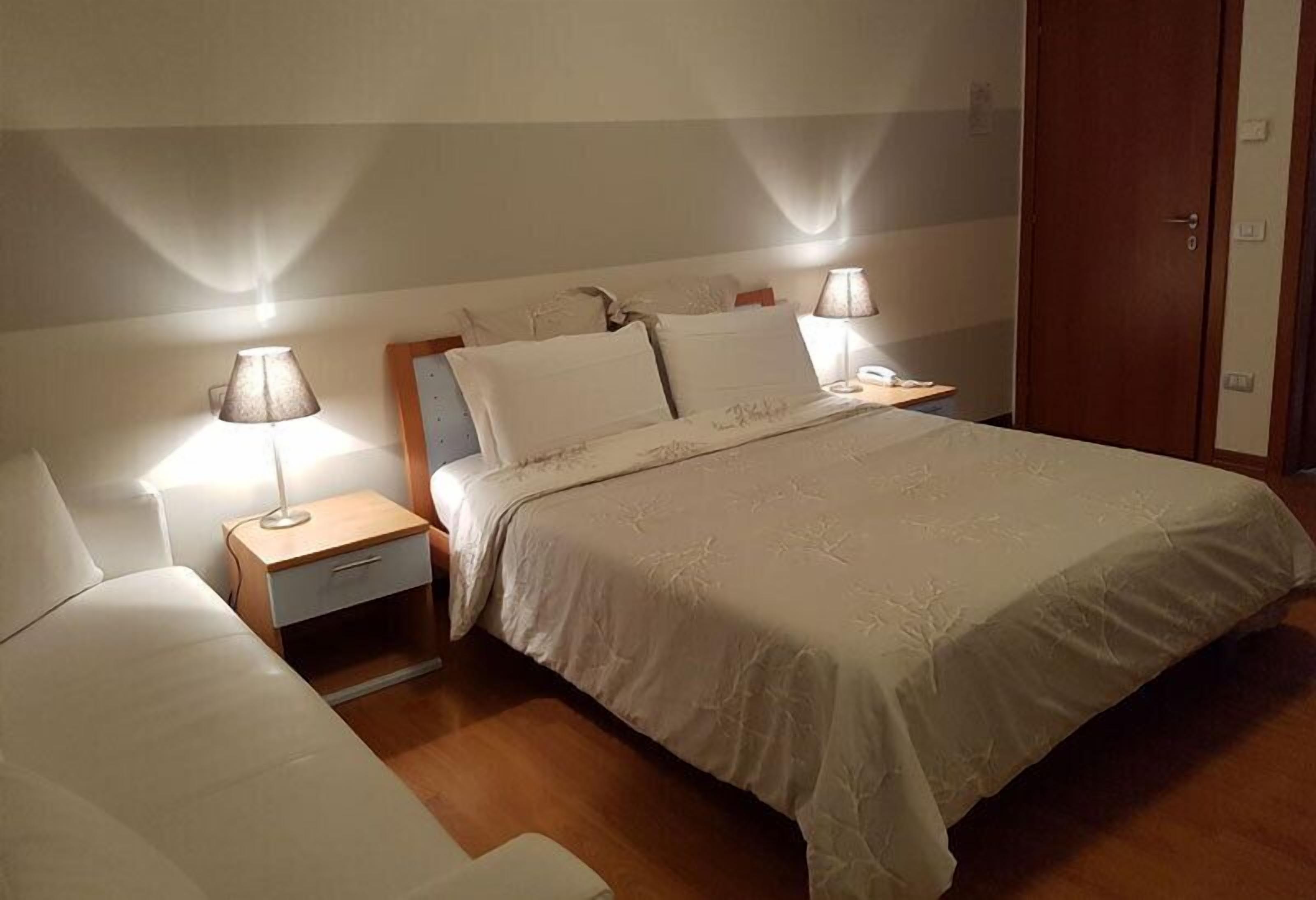 quadruple room | 1 bedroom, in-room safe, desk, free wifi