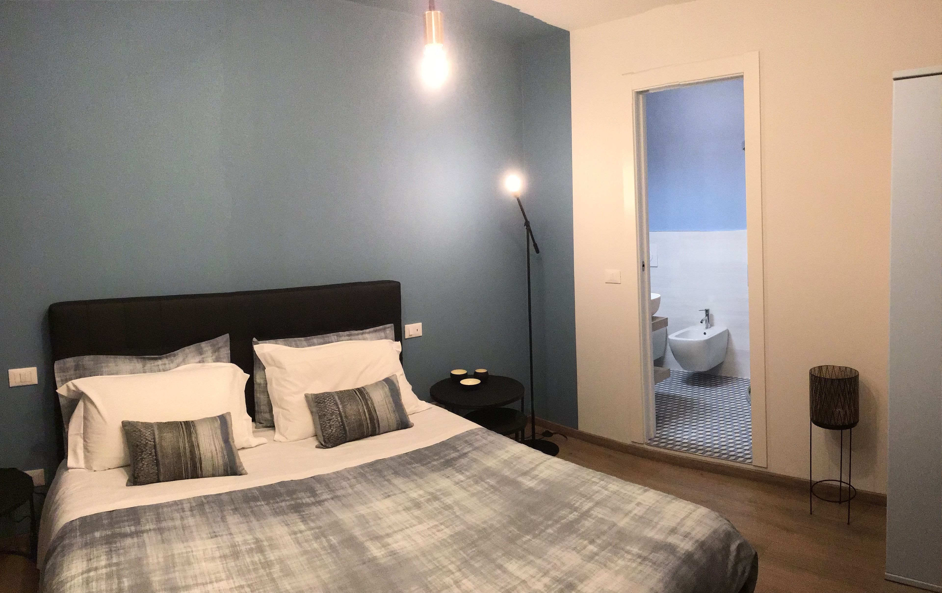 double room | 1 bedroom, in-room safe, desk, free wifi