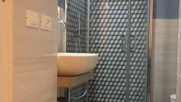 Doppelzimmer | Dusche im Bad