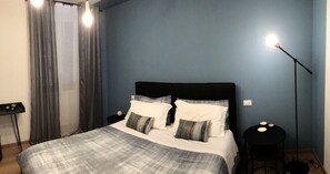 Double Room | 1 bedroom, in-room safe, desk, free WiFi - Hotel Moniga (Desenzano del Garda)