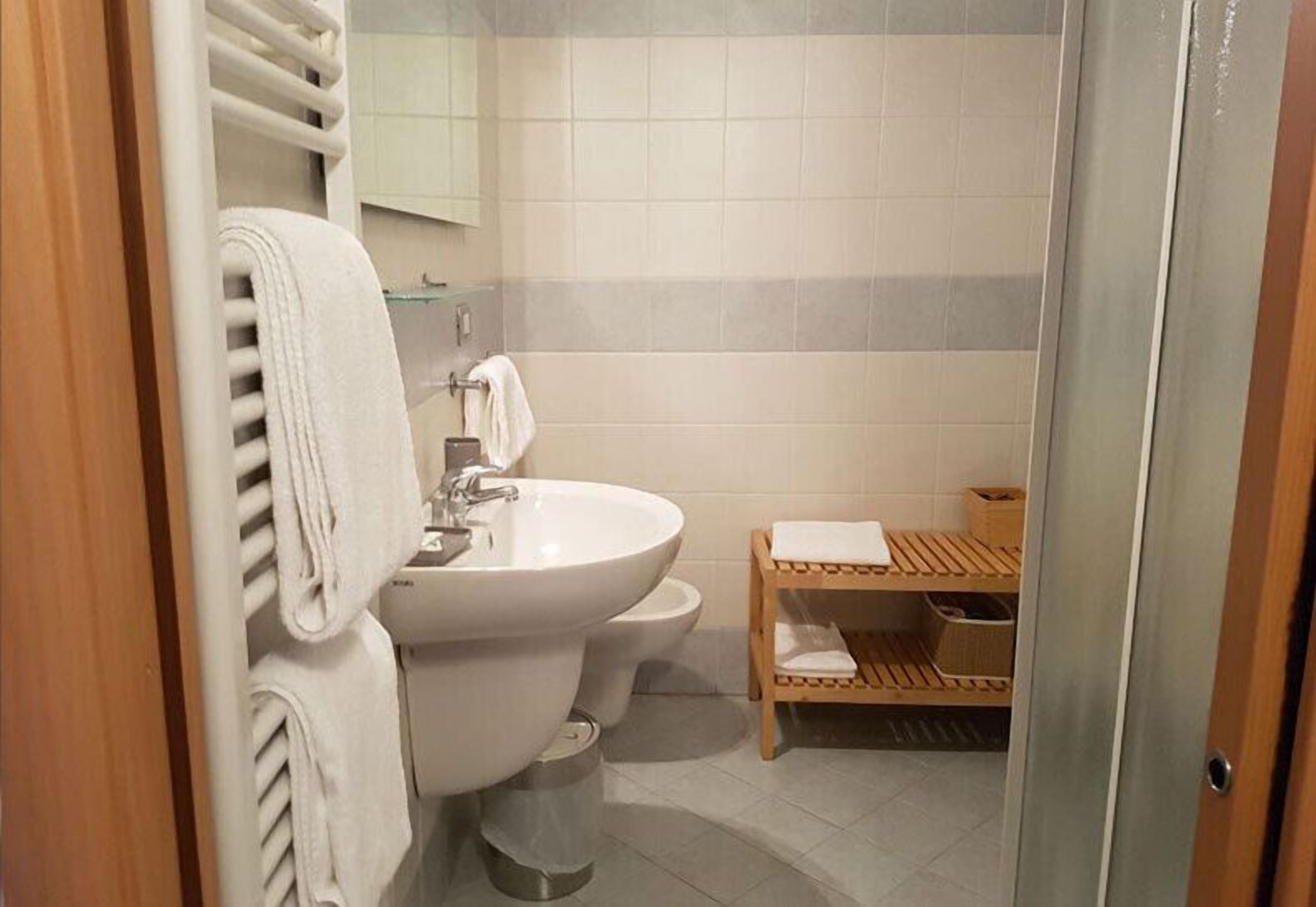 double room | bathroom sink