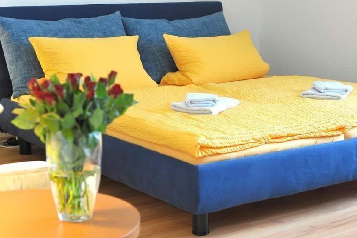Escritorio, camas plegables/adicionales, wifi gratis y ropa de cama