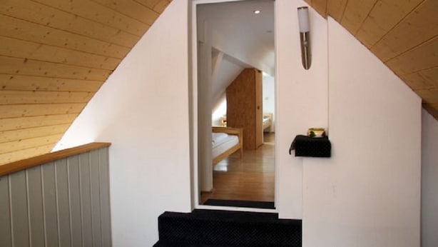 Allergikerbettwaren, Zimmersafe, Schreibtisch, Verdunkelungsvorhänge