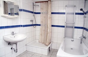 Hair dryer - Appartements & Ferienwohnungen Wolf Ober-Mörlen (Ober-Morlen)