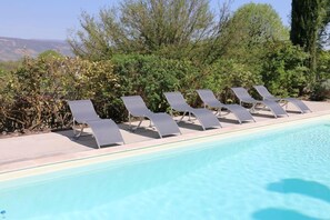 Sæsonbestemt udendørs pool