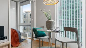 Apartment, 1 Bedroom | In-room dining