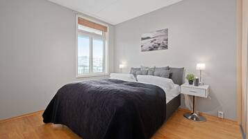 Apartment, 2 Bedrooms | Individually decorated, individually furnished, iron/ironing board