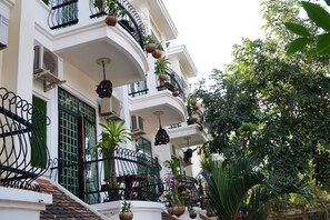 Ảnh chưa phân loại, 5 trong số 25 ảnh, nút