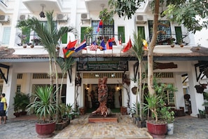 Exterior - WoodrootsBanteaychhmar (Siem Reap)