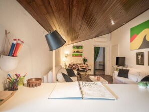อพาร์ทเมนท์, 1 ห้องนอน, ปลอดบุหรี่, วิวเมือง | บริเวณนั่งเล่น | ทีวีจอแบน