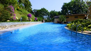 2 outdoor pools - Guangzhou Valley View Hotspring Resort (Guangzhou)