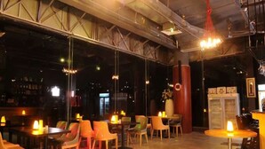 Bar (on property) - Guangzhou Valley View Hotspring Resort (Guangzhou)