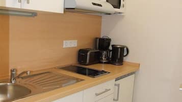 Apartment, 1 Bedroom, Balcony | Private kitchen
